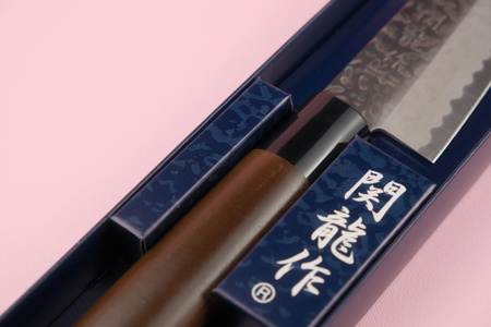 Nóż Sekiryu KATEI HAMMERED Santoku 165 mm [SRH100]